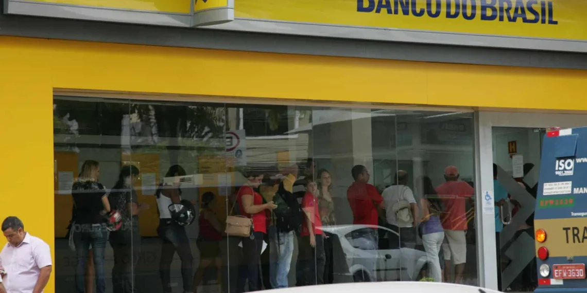 Bancos, lojas e repartições públicas fecham no feriado de Tiradentes