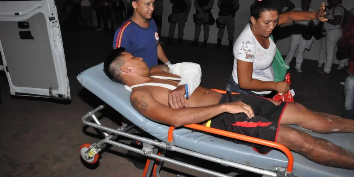 Homem é atingindo por dois disparos no Bairro Vila Acre