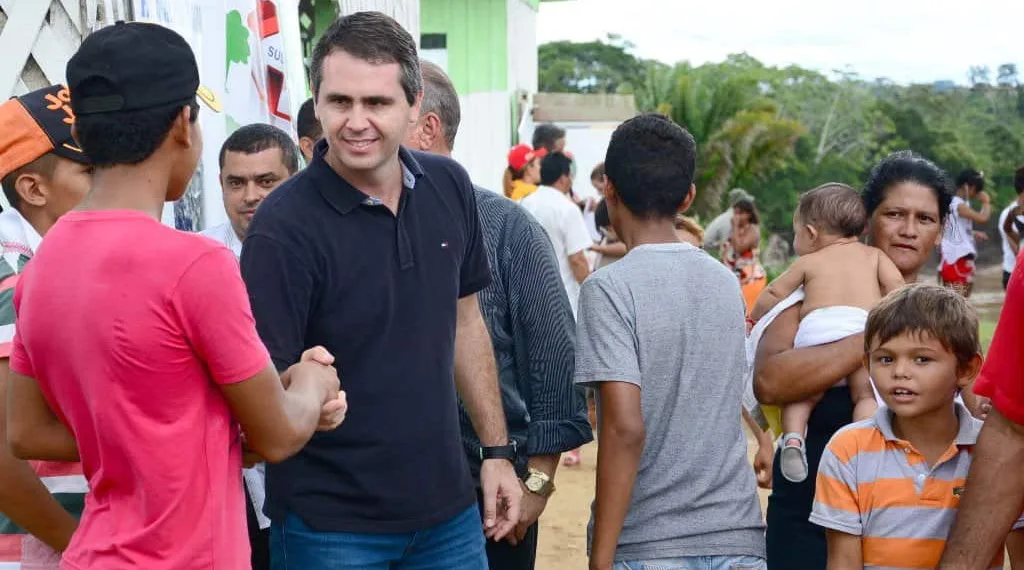 População fez questão de agradecer ao prefeito. (Foto: Ascom PMRB)