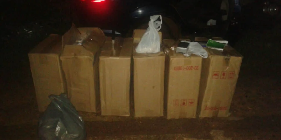 Polícia Militar apreende 300 maços de cigarro na BR364