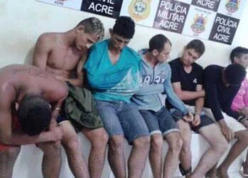 Polícia flagrou sete acusados em casa onde supostamente funcionava ‘boca de fumo’