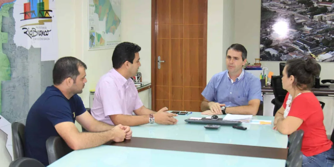 Prefeito recebe o secretário de Pequenos Negócios Henry Nogueira e reafirma parceria