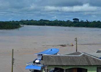 Rio Juruá volta a subir e atinge cota de alerta em Cruzeiro do Sul