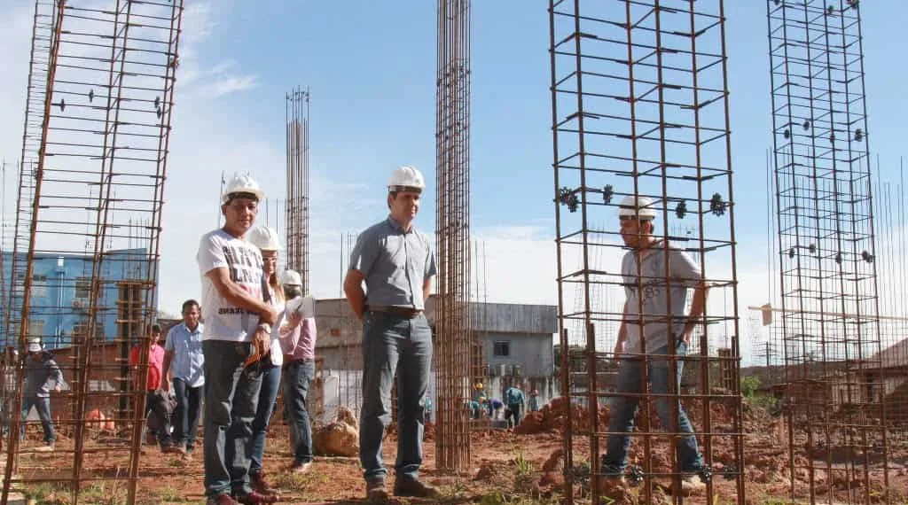 Prefeito Marcus Alexandre vistoria obras do Shopping Popular