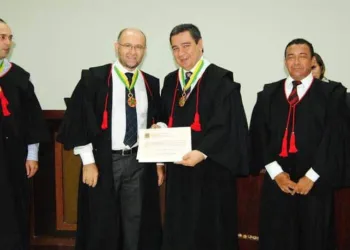 Sessão solene foi realizada na manhã deste sábado