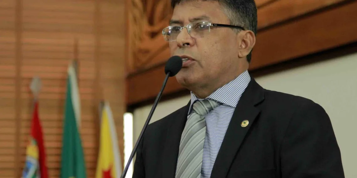 Deputado destaca a construção de ponte no bairro Sibéria, em Xapuri