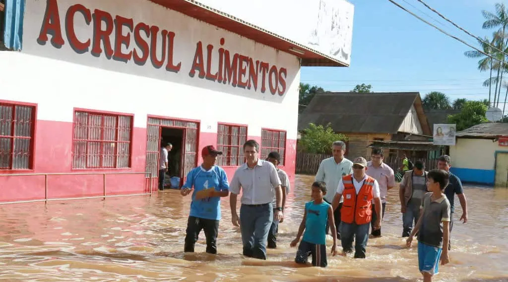 Trinta casas foram atingidas com o transbordamento. (Foto: Ascom PMRB)