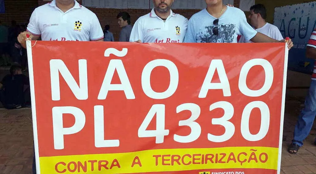 Sindicatos em Rio Branco realizam protestos contra a aprovação do projeto de lei 4330