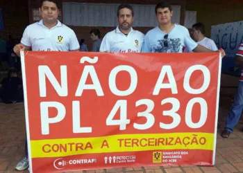 Sindicatos em Rio Branco realizam protestos contra a aprovação do projeto de lei 4330