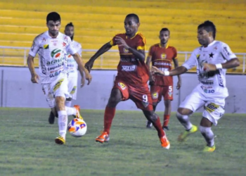 Galvez, líder do estadual, perdeu a primeira na temporada. (Foto: Manoel Façanha)