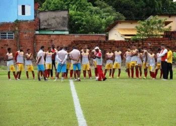 Rio Branco enfrenta o Vasco hoje