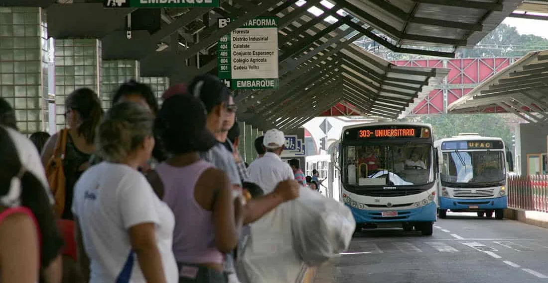 Projeto de lei que isenta as empresas de ônibus de pagar imposto é aprovado