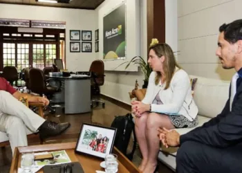 A reunião ocorreeu na tarde de quarta-feira no gabinete do governador. (Foto: Secom Acre)