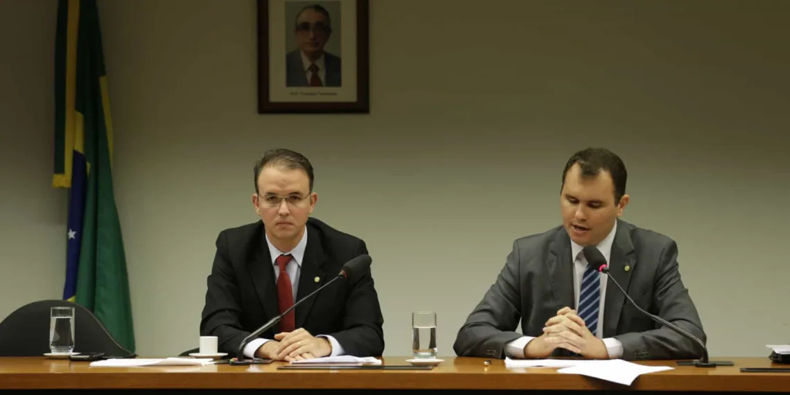 Subcomissão do PNE criada por Leo de Brito aprova plano de trabalho