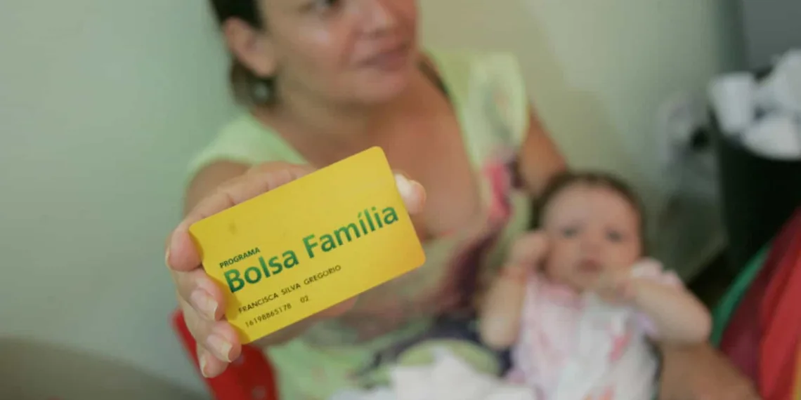 Mais de 31,7 mil beneficiários do Bolsa Família podem ter benefício bloqueado se não fizerem recadastramento até o dia 14 de julho