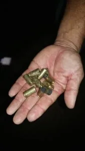 Dupla faz arrastão de assaltos em Brasiléia e foge da polícia após tiroteio