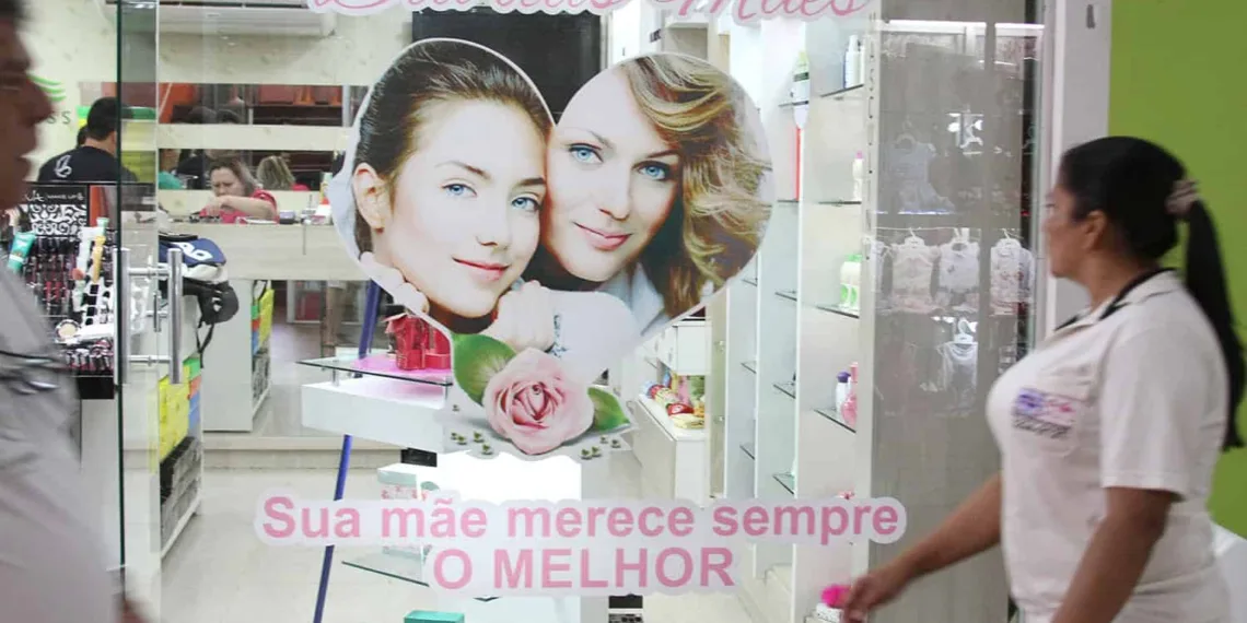 Comércio acreano se anima com a proximidade do Dia das Mães