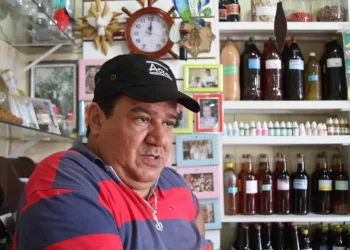 ‘Doutor Raiz’ fala de escassez de plantas medicinais em decorrência de enchentes