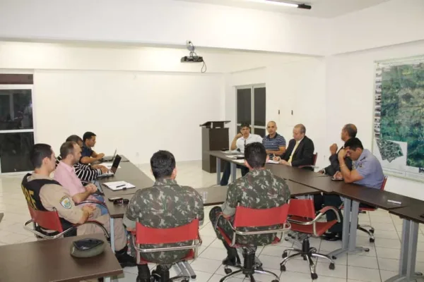 Segurança e instituições federais traçam ações de combate à circulação de armas de fogo
