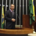 Deputado Leo de Brito chama atenção para contrassenso na criminalização dos jovens