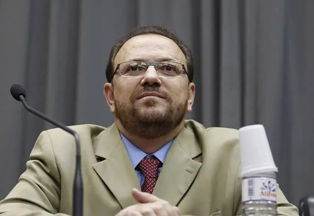 Cortes no Orçamento devem ser divulgados hoje, adianta ministro