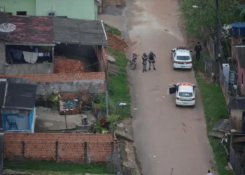 Criminosos invadem casa e matam homem a tiros no bairro Taquari