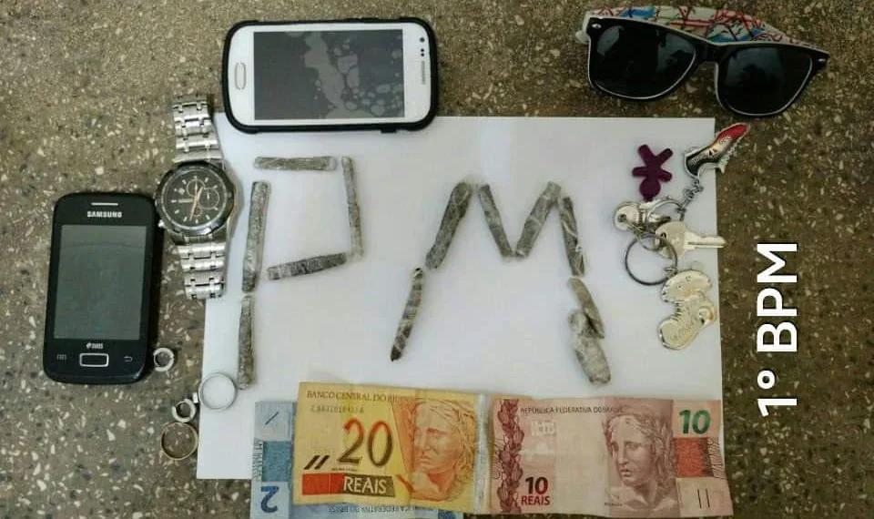 Adolescente suspeito de vender droga pelo WhatsApp é apreendido