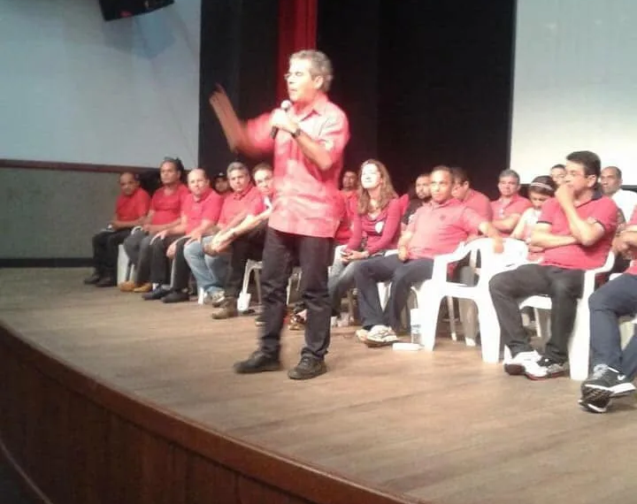 Jorge Viana falou para o público presente na plenária. (Foto: Vagno Di Paula)