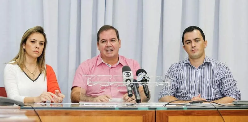 Tião Viana afirma que as contratações confirmam que a saúde no Acre é prioridade. (Foto: Secom Acre)
