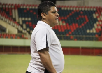 Célio Ivan, técnico do time Plácido de Castro, avalia empate com o Imperador. (Foto: João Paulo Maia)