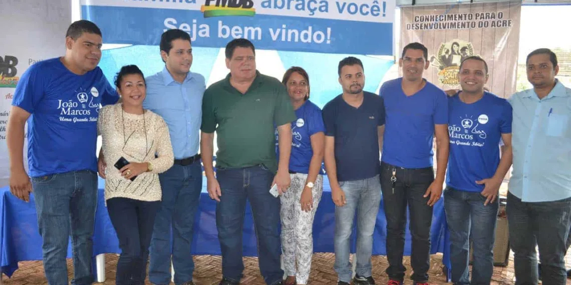 Flaviano e Sinhasique recepcionam o mais novo filiado do PMDB, João Marcos Luz