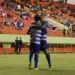 Josy e Sandro Goiano comemoram segundo gol celeste na noite de ontem. (Foto: João Paulo Maia)