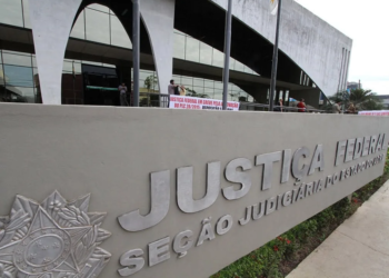 Eles pressionam o Congresso para a votação da PL 208/2015. (Foto: Odair Leal/ A GAZETA)
