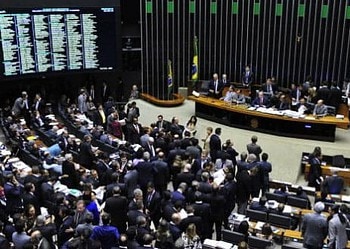 Em primeira semana de votação, Câmara já decidiu sobre cinco temas da reforma política