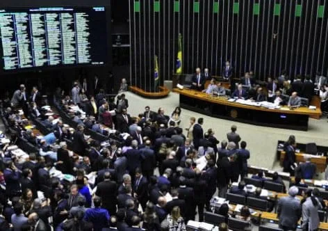 Em primeira semana de votação, Câmara já decidiu sobre cinco temas da reforma política