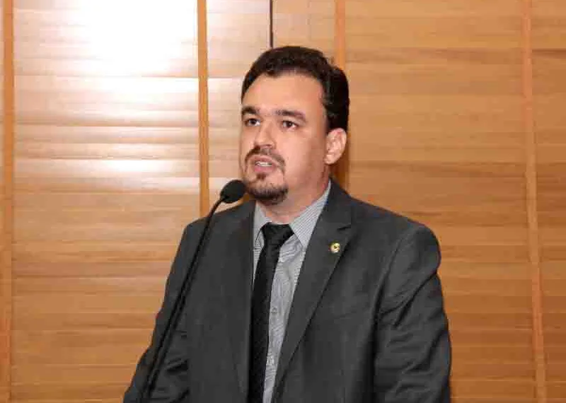 Zen questiona porque Vagner Sales se ausentou por 138 dias da prefeitura do município