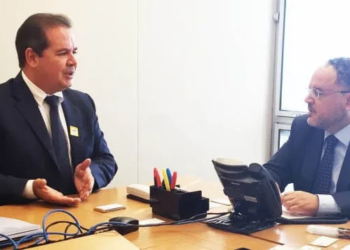 Governador se encontrou com diretor José Henrique Paim para tratar da aplicação de fundos de investimento no Estado. (Foyto: Secom)