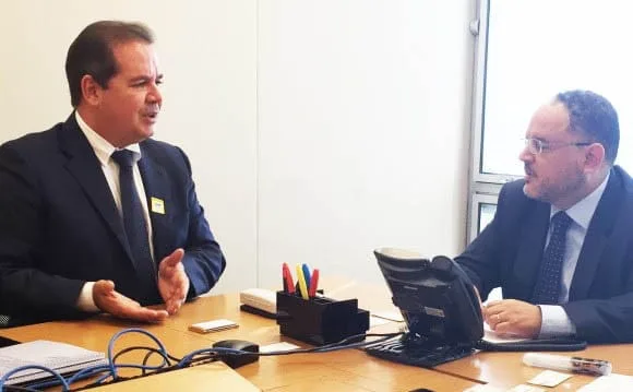 Governador se encontrou com diretor José Henrique Paim para tratar da aplicação de fundos de investimento no Estado. (Foyto: Secom)