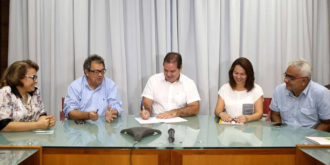 Governo e Sebrae fecham convênio para realização das maiores feiras do Acre
