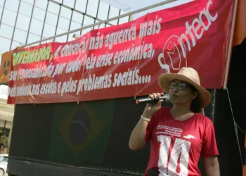 Greve dos professores estaduais ganha força e já alcança 50% do Estado