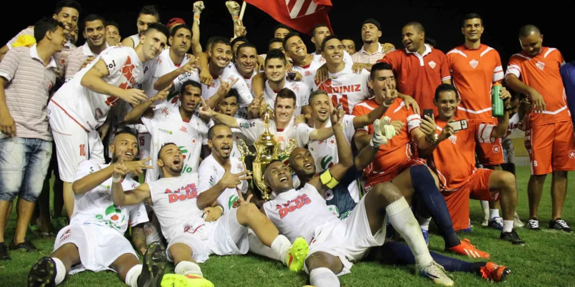 Com quase 2 mil pessoas no Estádio Florestão, Rio Branco confirmou favoritismo . (Foto: João Paulo Maia)