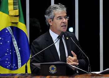 Senador questiona vazamento do conteúdo de delações premiadas da Lava Jato