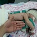 O pequeno Rafael aguarda alta hospitalar após cirurgia no pulmão. (Foto: Junior Aguiar Sesacre)