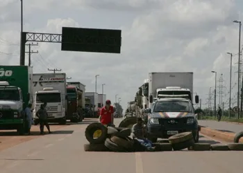 Protesto ocorreu na manhã desta quinta-feira, 11. (Foto: Odair Leal/ A GAZETA)