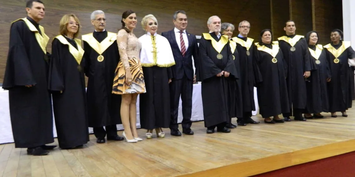 COLUNA SOCIAL DO LUIZ THEODORO: "Posse na Academia Acreana de Letras"