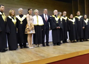 COLUNA SOCIAL DO LUIZ THEODORO: "Posse na Academia Acreana de Letras"