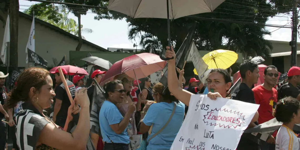 SEE/AC confirma que os pontos dos grevistas estão sendo cortados e categoria promete manifestação nesta quinta
