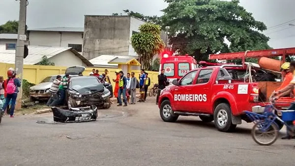 Acidente ocorreu nas primeiras horas da manhã desta sexta-feira, 17