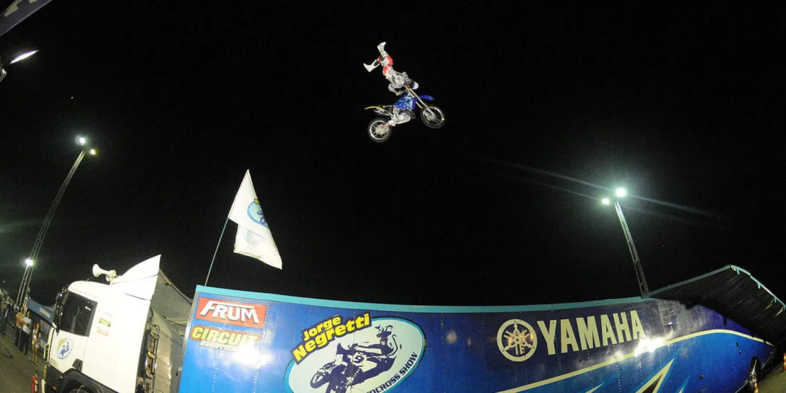 Feras do Motocross Freestyle se apresentam na Expoacre nesta quinta