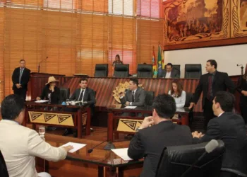 Professores são recebidos pelo presidente da Assembleia Legislativa